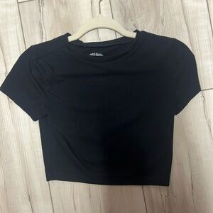 Black crop tee